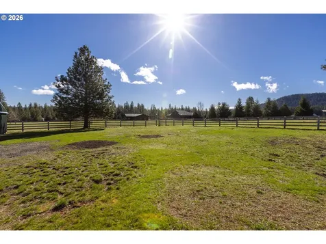 56 Jennings Road Trout Lake WA 98650