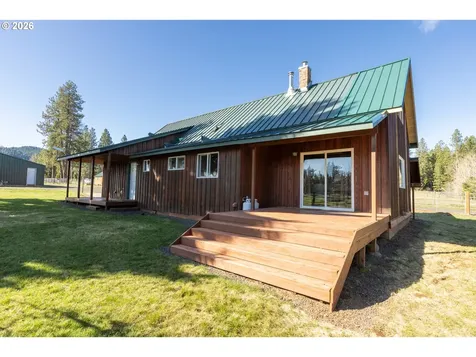 56 Jennings Road Trout Lake WA 98650