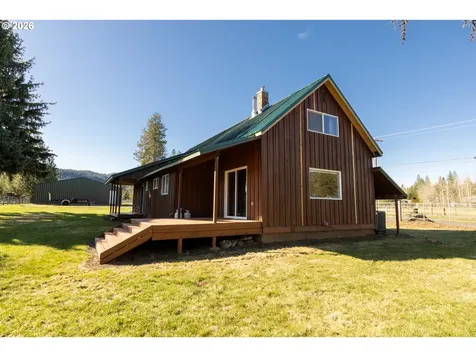 56 Jennings Road Trout Lake WA 98650