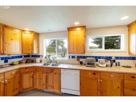 56 Jennings Road Trout Lake WA 98650