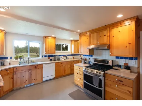 56 Jennings Road Trout Lake WA 98650