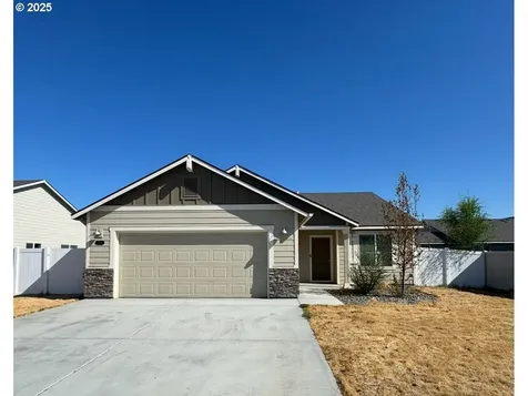 526 W Theater Lane Hermiston OR 97838