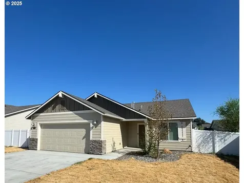 526 W Theater Lane Hermiston OR 97838