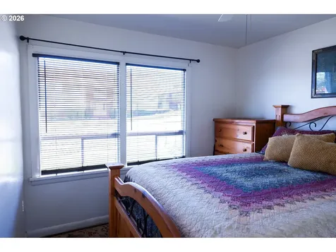 3614 Sherman Avenue North Bend OR 97459