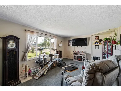 1698 Ash Street North Bend OR 97459