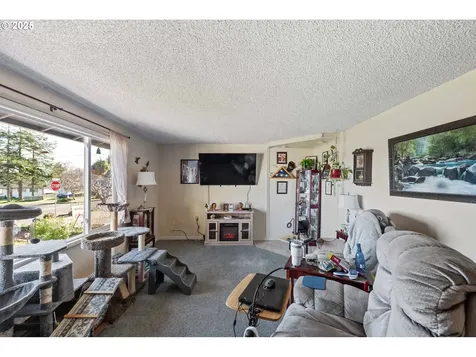 1698 Ash Street North Bend OR 97459