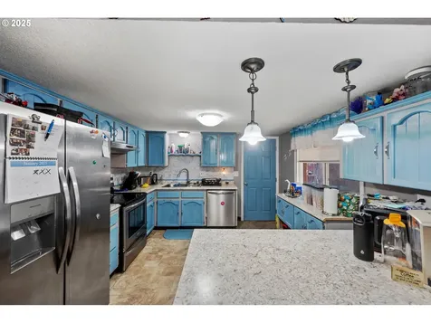 1698 Ash Street North Bend OR 97459