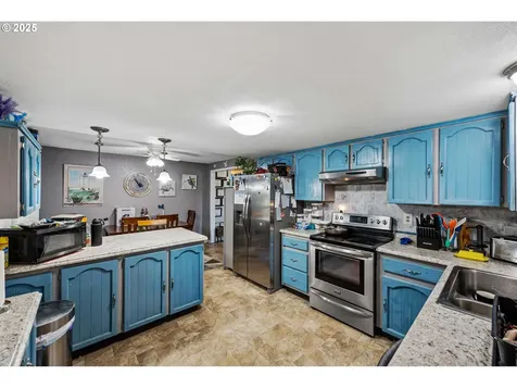 1698 Ash Street North Bend OR 97459