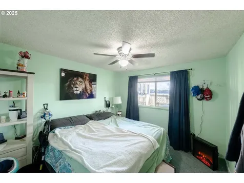 1698 Ash Street North Bend OR 97459