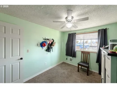 1698 Ash Street North Bend OR 97459