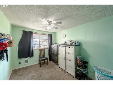 1698 Ash Street North Bend OR 97459