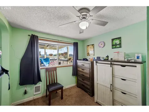 1698 Ash Street North Bend OR 97459