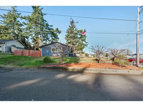 1698 Ash Street North Bend OR 97459