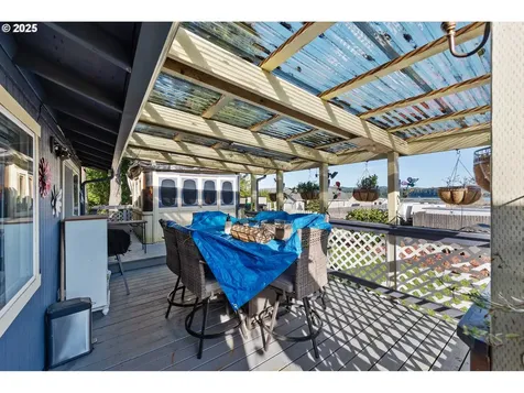 1698 Ash Street North Bend OR 97459