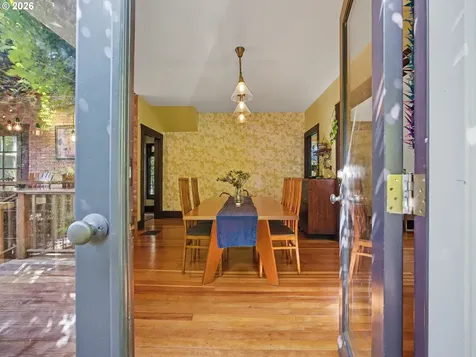 2532 SE Ash Street Portland OR 97214