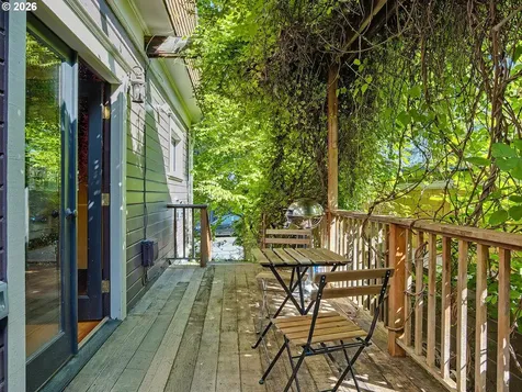 2532 SE Ash Street Portland OR 97214