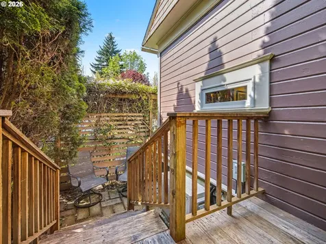 2532 SE Ash Street Portland OR 97214
