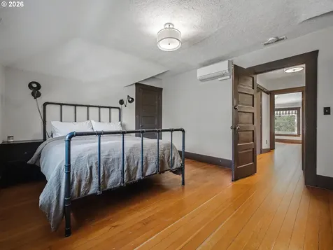 2532 SE Ash Street Portland OR 97214