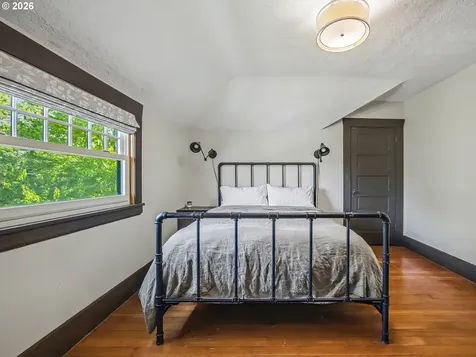 2532 SE Ash Street Portland OR 97214