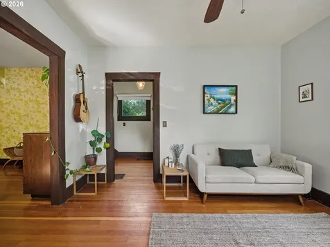 2532 SE Ash Street Portland OR 97214