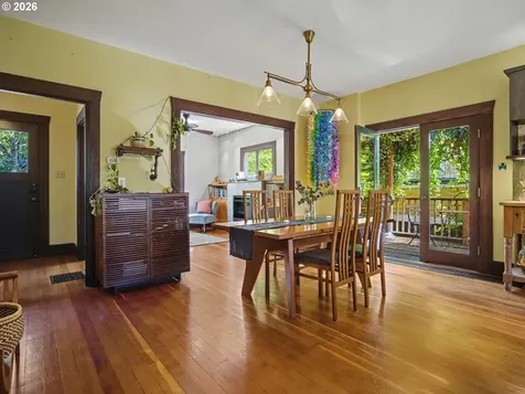 2532 SE Ash Street Portland OR 97214