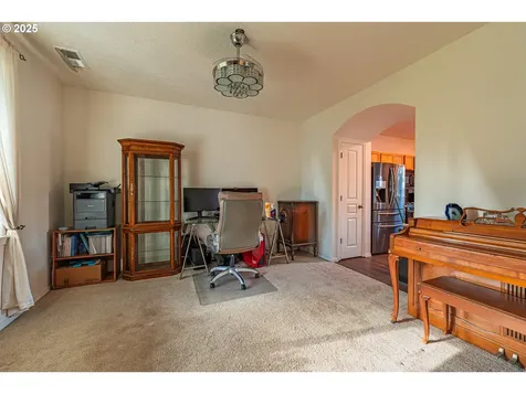 1131 Veronica Lane Eugene OR 97404