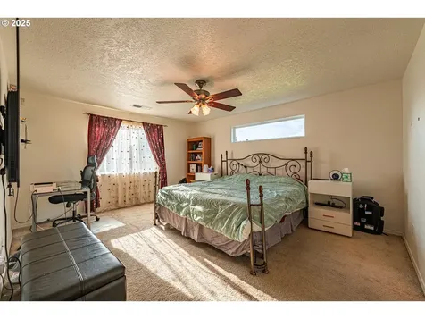 1131 Veronica Lane Eugene OR 97404