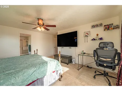 1131 Veronica Lane Eugene OR 97404
