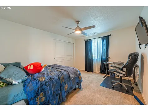 1131 Veronica Lane Eugene OR 97404