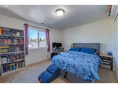 1131 Veronica Lane Eugene OR 97404