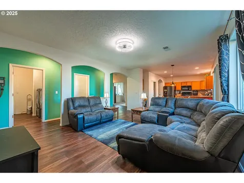 1131 Veronica Lane Eugene OR 97404