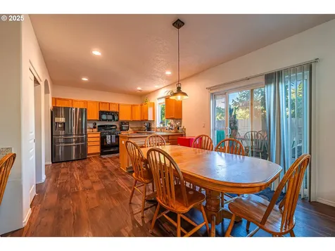 1131 Veronica Lane Eugene OR 97404