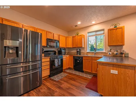 1131 Veronica Lane Eugene OR 97404