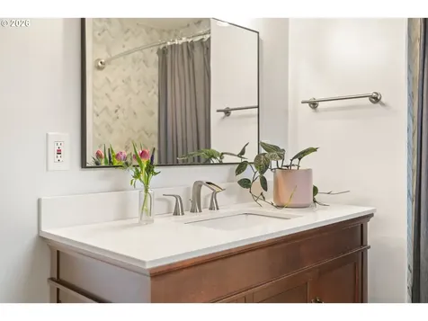 3453 E Burnside Street Portland OR 97214
