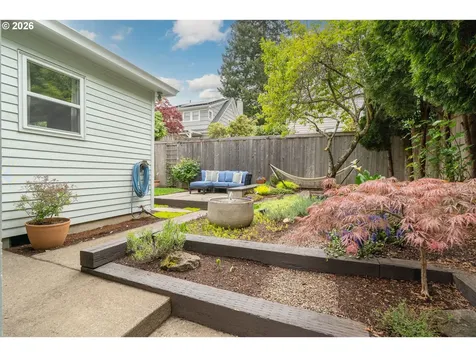 3453 E Burnside Street Portland OR 97214