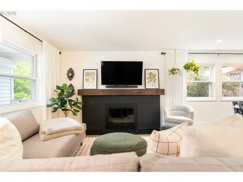 3453 E Burnside Street Portland OR 97214