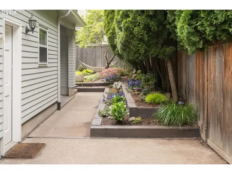 3453 E Burnside Street Portland OR 97214