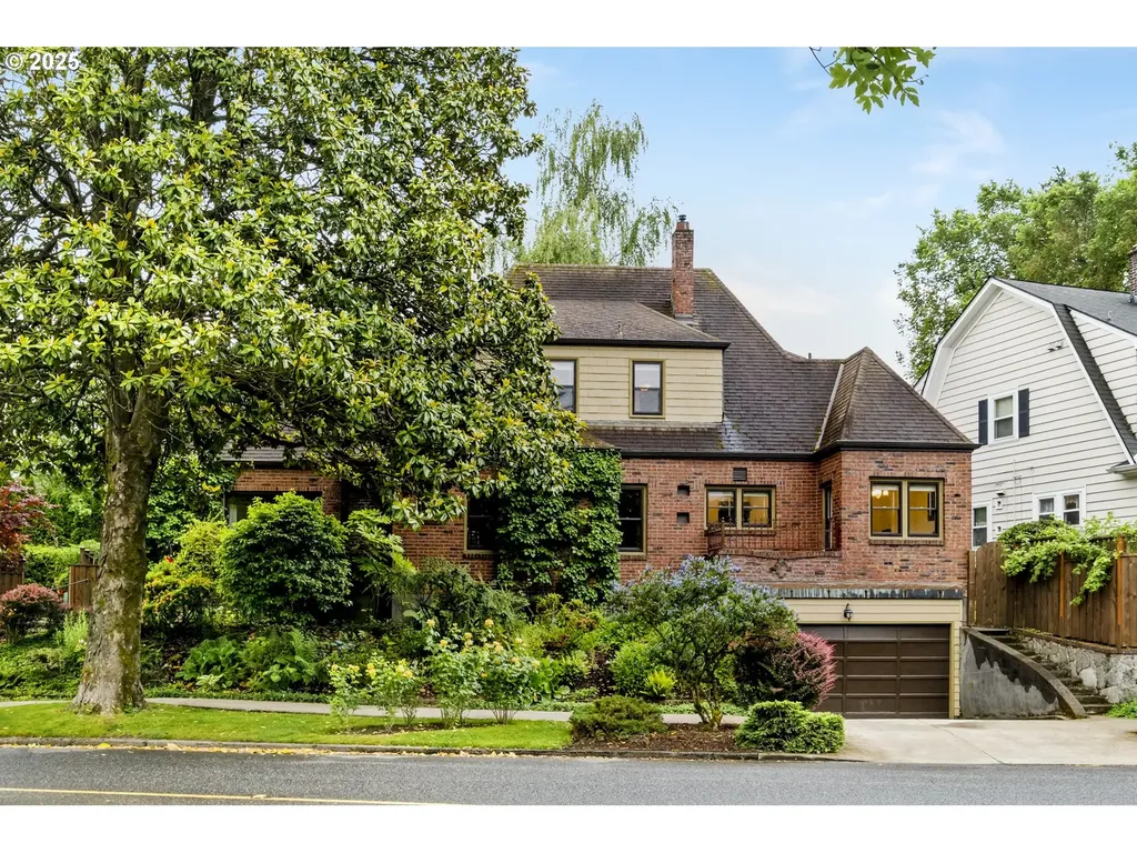 3622 NE Hassalo Street Portland OR 97232