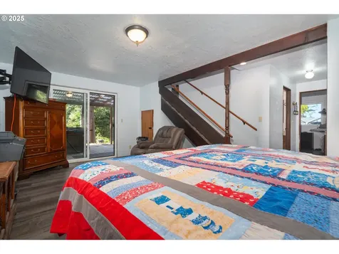 1085 SW Norwood Drive Waldport OR 97394