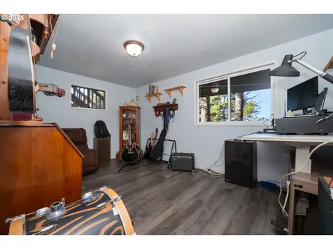 1085 SW Norwood Drive Waldport OR 97394