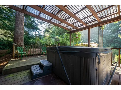 1085 SW Norwood Drive Waldport OR 97394