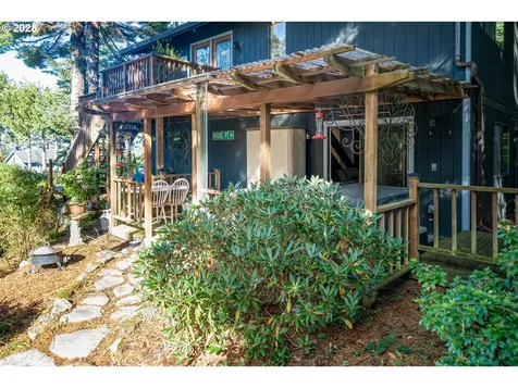 1085 SW Norwood Drive Waldport OR 97394