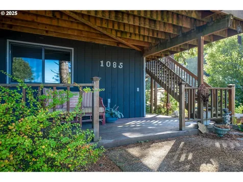 1085 SW Norwood Drive Waldport OR 97394