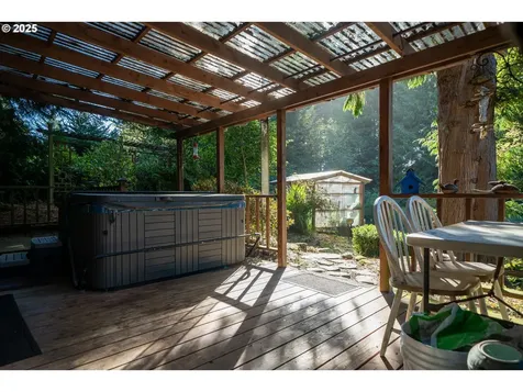 1085 SW Norwood Drive Waldport OR 97394