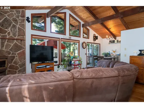 1085 SW Norwood Drive Waldport OR 97394
