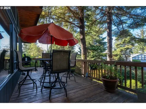 1085 SW Norwood Drive Waldport OR 97394