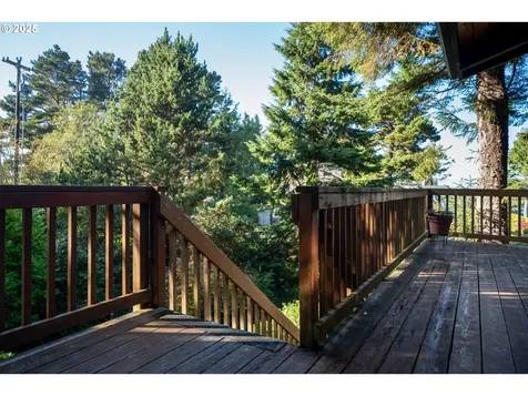 1085 SW Norwood Drive Waldport OR 97394