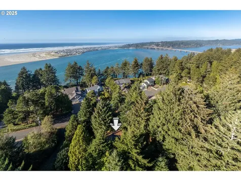 1085 SW Norwood Drive Waldport OR 97394