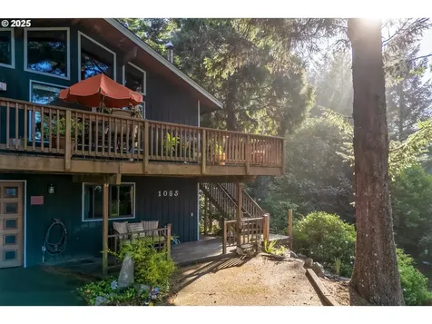 1085 SW Norwood Drive Waldport OR 97394