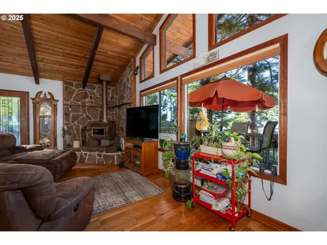 1085 SW Norwood Drive Waldport OR 97394
